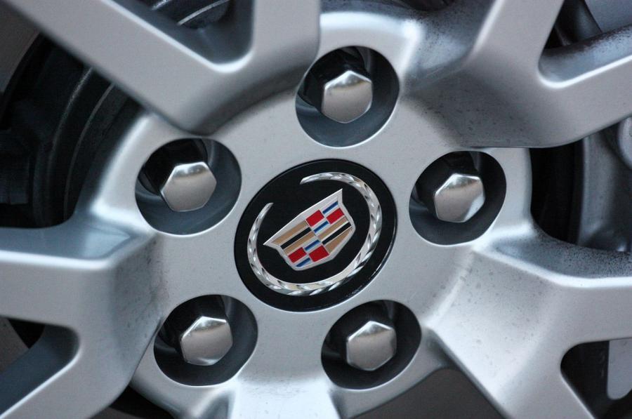  Cadillac CTS-V Sport Wagon 2011 года  (фото 57 из 73)
